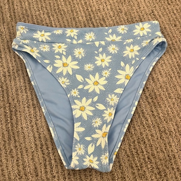 Xhilaration Other - Xhileration women size medium swim bottom floral